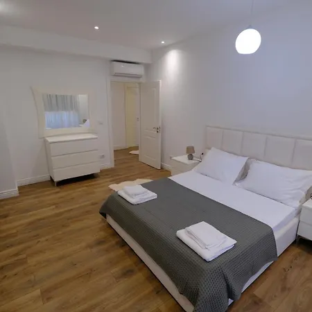 بيت للعطل Bala تيرانا